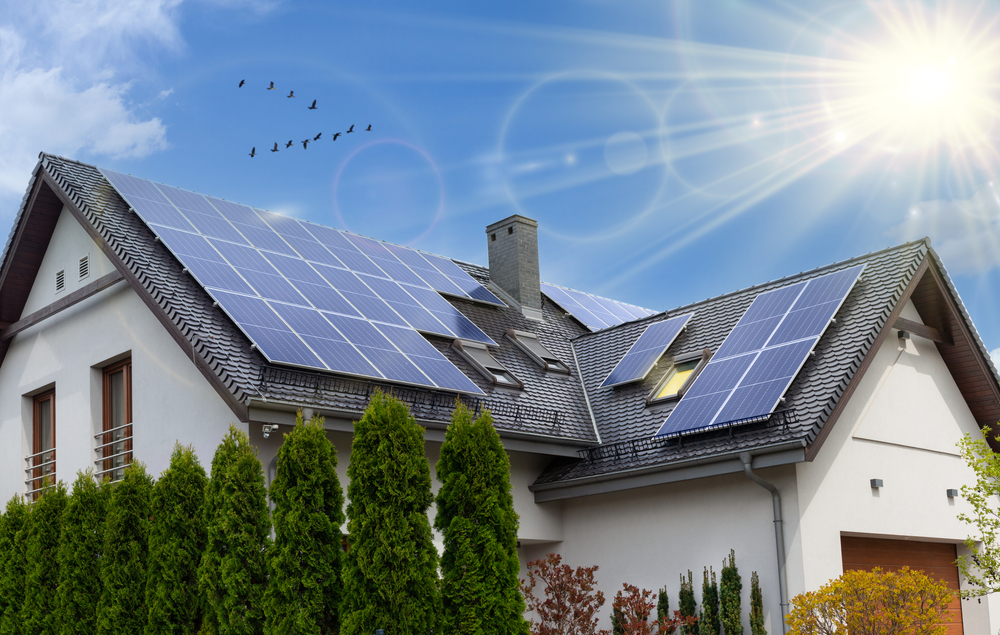 Casa Verde Fotovoltaice: Cât costă în medie sistemul și câtă energie se poate economisi într-un an